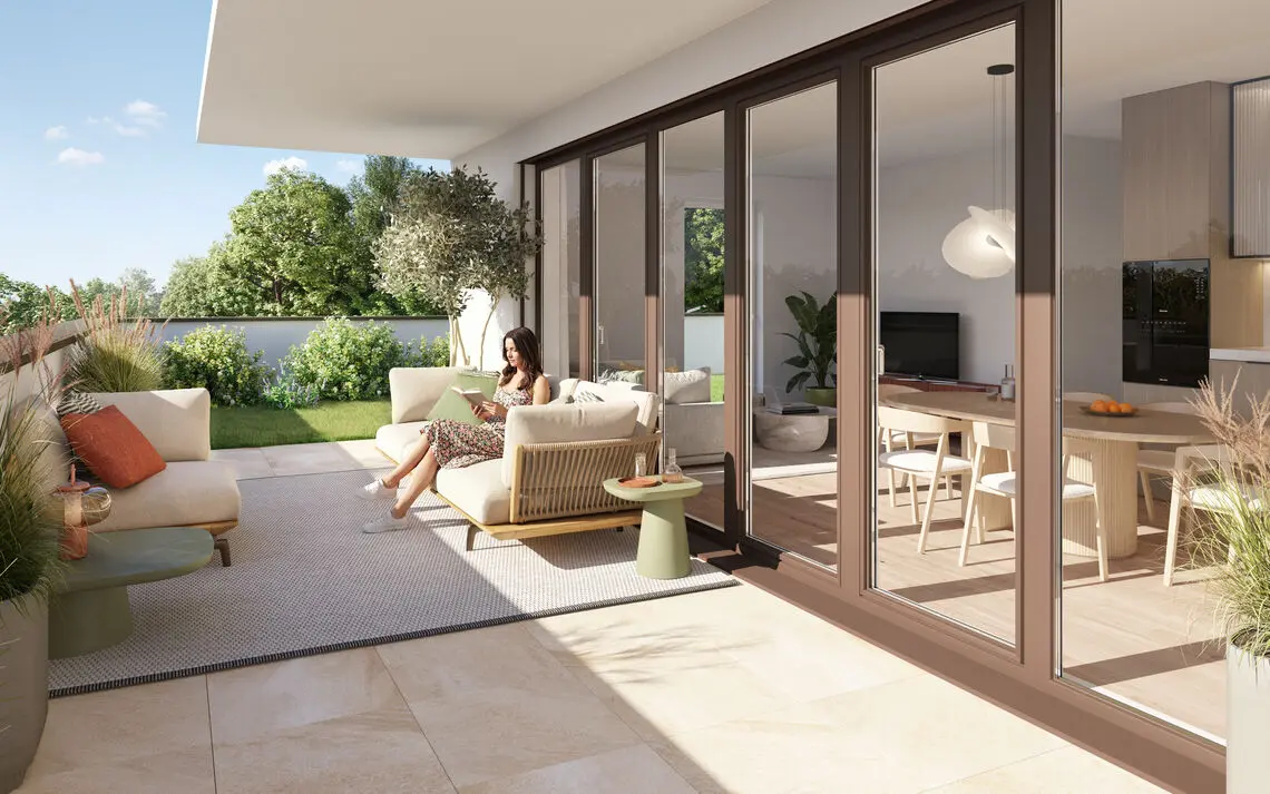 Inspiration: sonnige Terrasse mit Platz zum Entspannen